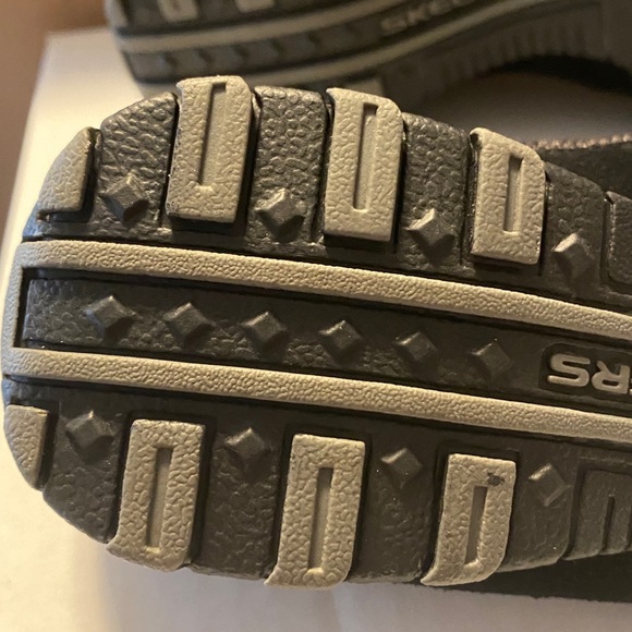 Skechers Women's Black and Gray Sneakers - Picture 5 of 7